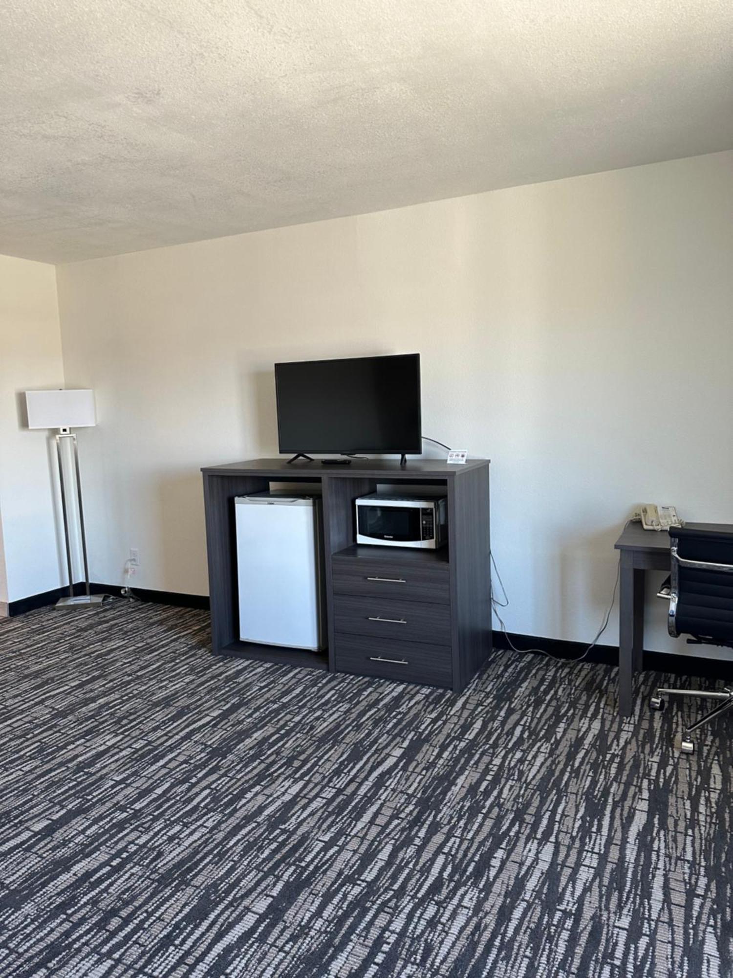 Super 8 By Wyndham Grand Island Hotel Eksteriør billede