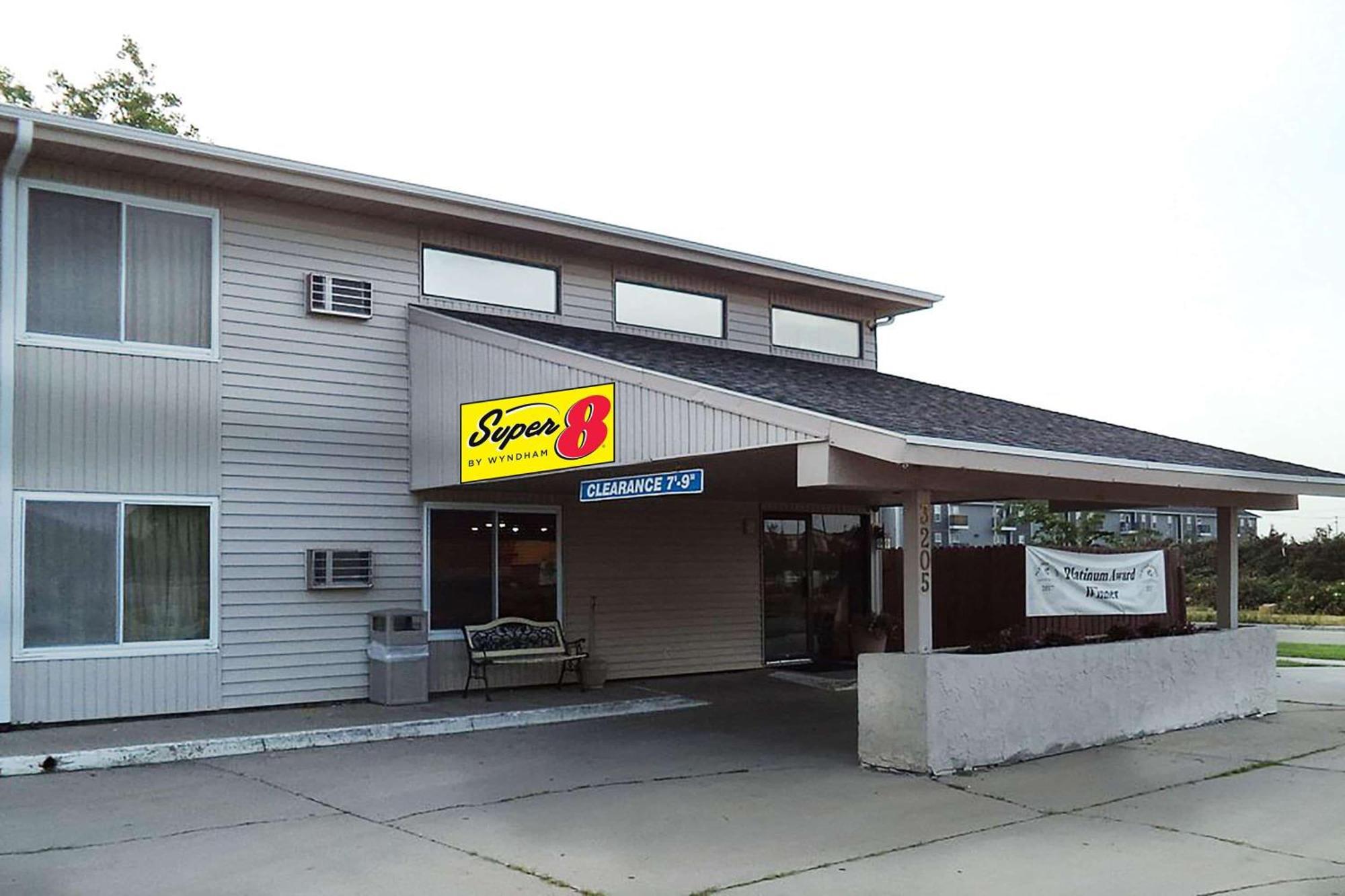 Super 8 By Wyndham Grand Island Hotel Eksteriør billede